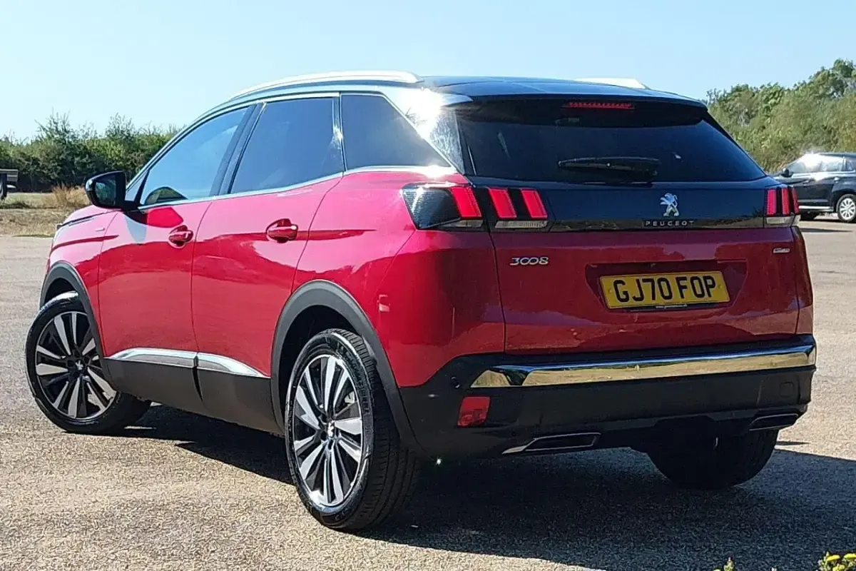 Used Peugeot 3008 Premium 129 HP (94 kW) 2020 Red SUV
