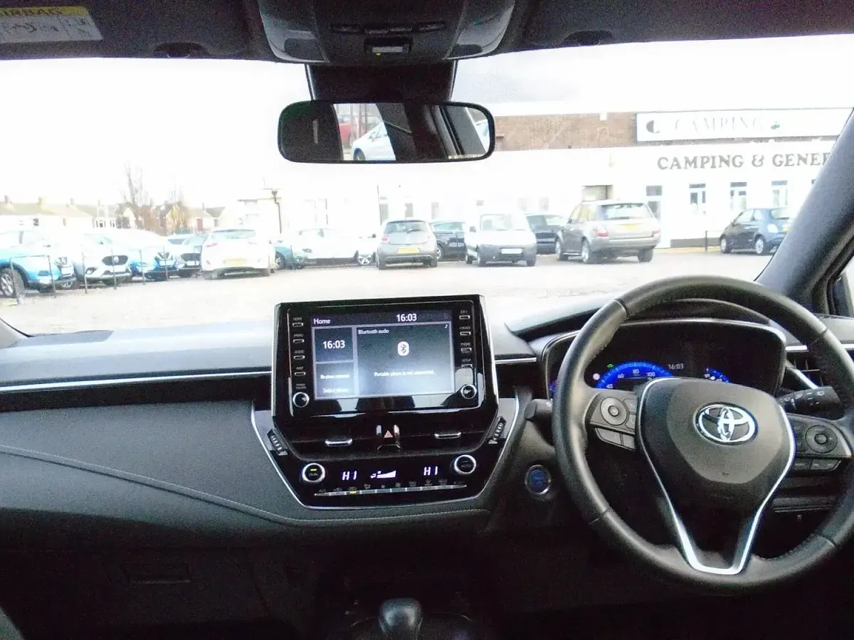Begagnad Toyota Corolla 2022 Blå Halvkombi