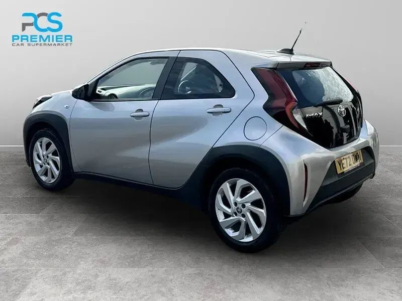 Used Toyota Aygo X PURE 70 HP (51 kW) 2023 Silver SUV