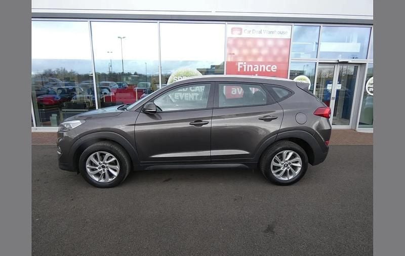 Used Hyundai Tucson SE 113 HP (83 kW) 2016 Grey SUV