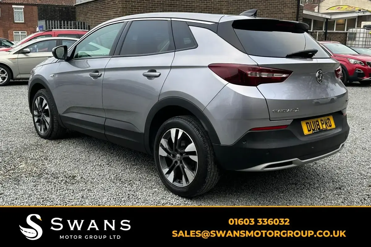 Used Vauxhall Grandland X Sport 120 HP (88 kW) 2018 Grey SUV