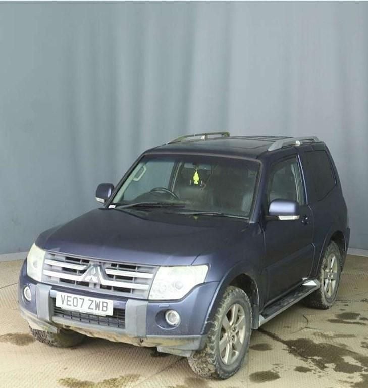 Usado Mitsubishi Shogun Elegance 168 HP (123 kW) 2007 Azul SUV
