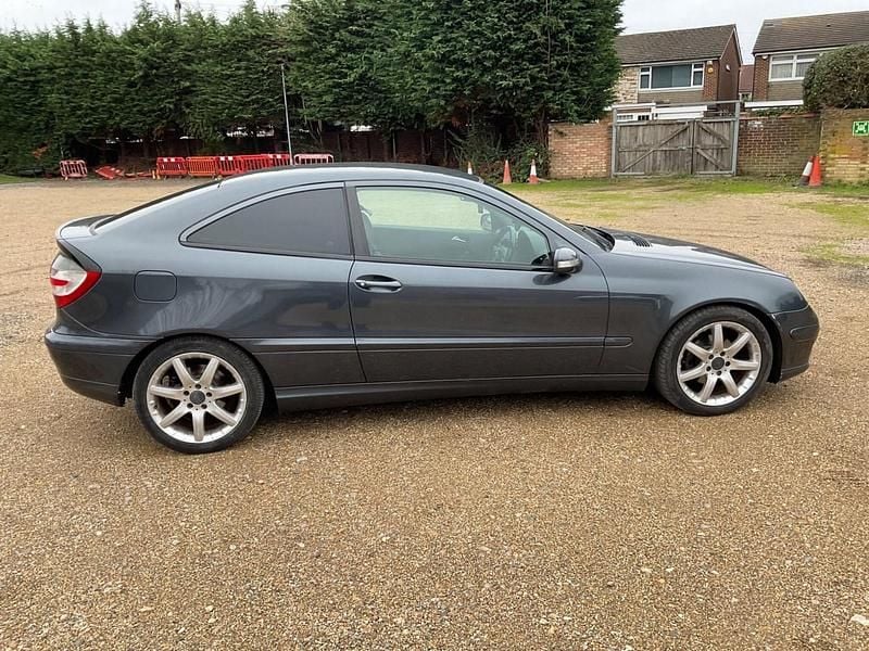 Used Mercedes C180 SE 156 HP (114 kW) 2008 Grey Coupe
