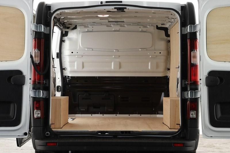 New Nissan Primastar Acenta 110 HP (80 kW) 2025 White MPV