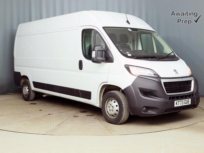 White Used 2023 Peugeot Boxer Premium Van | £17,950 (Good price) - Image 1/3