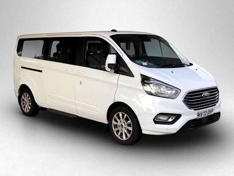 Used Ford Tourneo Custom Titanium 150 HP (110 kW) 2022 White Van