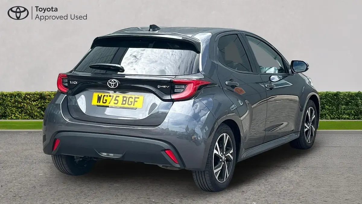 Used Toyota Yaris Design 116 HP (85 kW) 2025 Decuma grey Hatchback