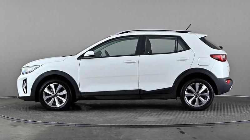 Used Kia Stonic 99 HP (72 kW) 2022 White SUV