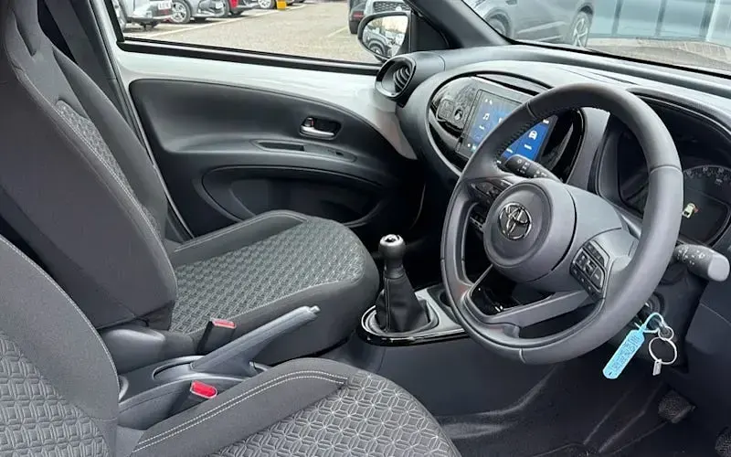 Used Toyota Aygo X 72 HP (52 kW) 2025 White SUV