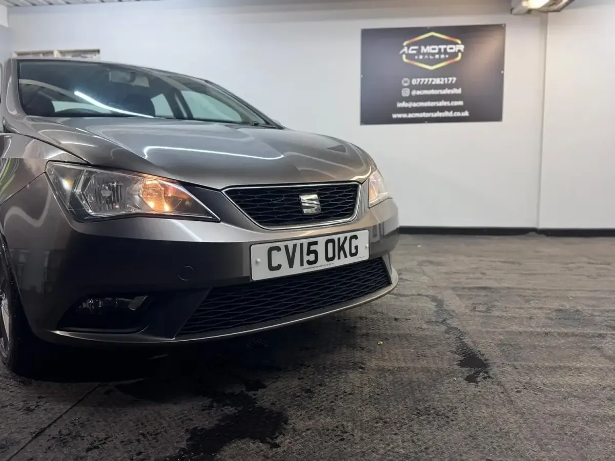 Begagnad Seat Ibiza I-Tech 105 HK (77 kW) 2015 Grå Halvkombi