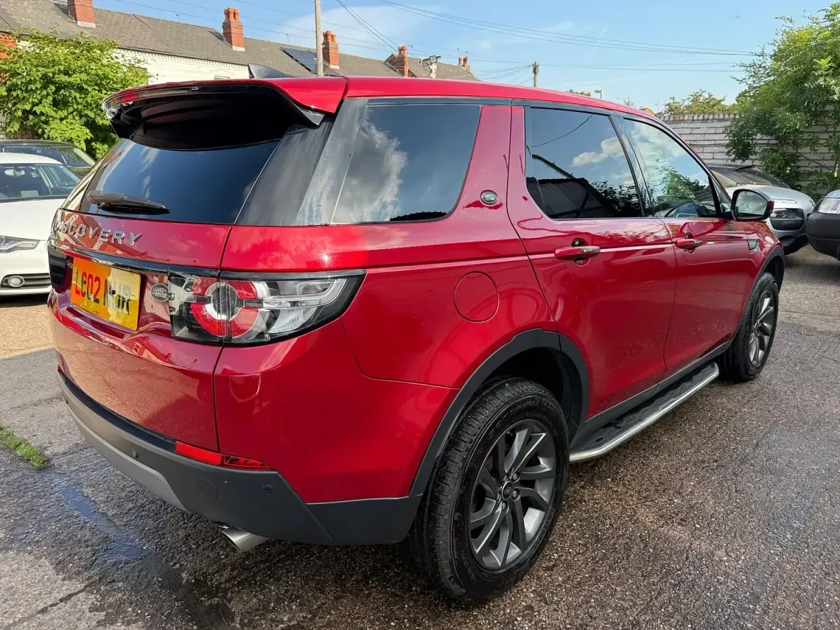 Used Land Rover Discovery Sport SE 180 HP (132 kW) 2018 Red SUV