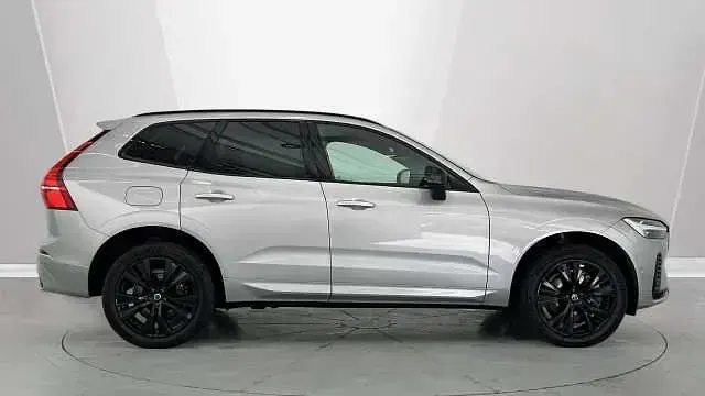 Usado Volvo XC60 Ultimate 449 HP (330 kW) 2023 Prateado SUV