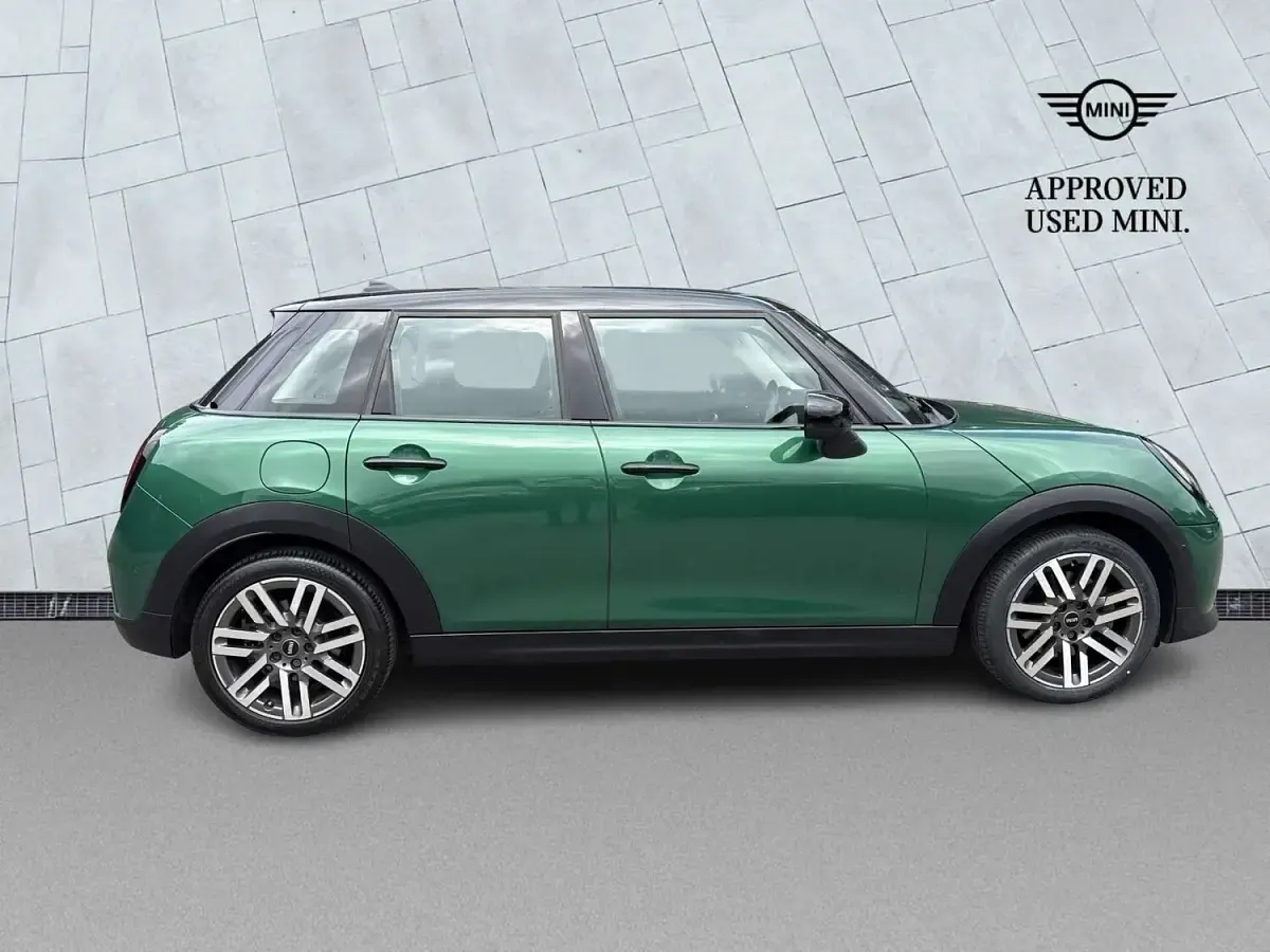Used Mini Cooper Hatch 113 kW (154 HP) 2025 Green Hatchback