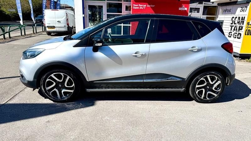 Used Renault Captur Dynamique 90 HP (66 kW) 2015 Silver SUV