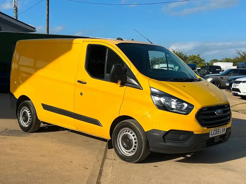 Used Ford Transit Custom S 130 HP (95 kW) 2019 Yellow Van