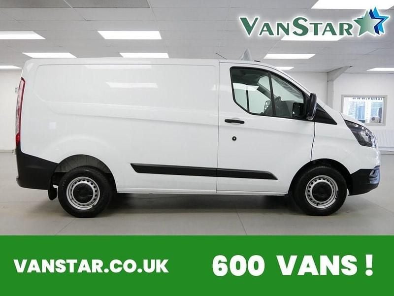 White Used 2022 Ford Transit Custom | £14,989 (Good price) - Image 1/4