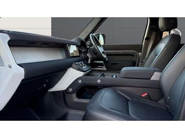 Used Land Rover Defender SE Dynamic 249 HP (183 kW) 2023 Grey SUV