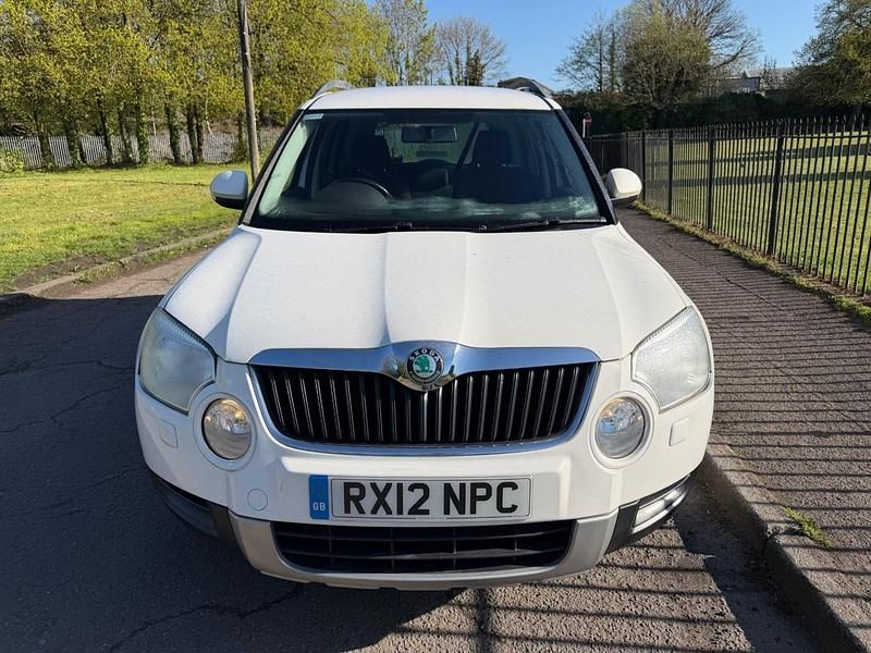 Used Skoda Yeti SE 122 HP (89 kW) 2012 White SUV