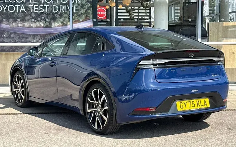 Used Toyota Prius 223 HP (164 kW) 2025 Blue Hatchback