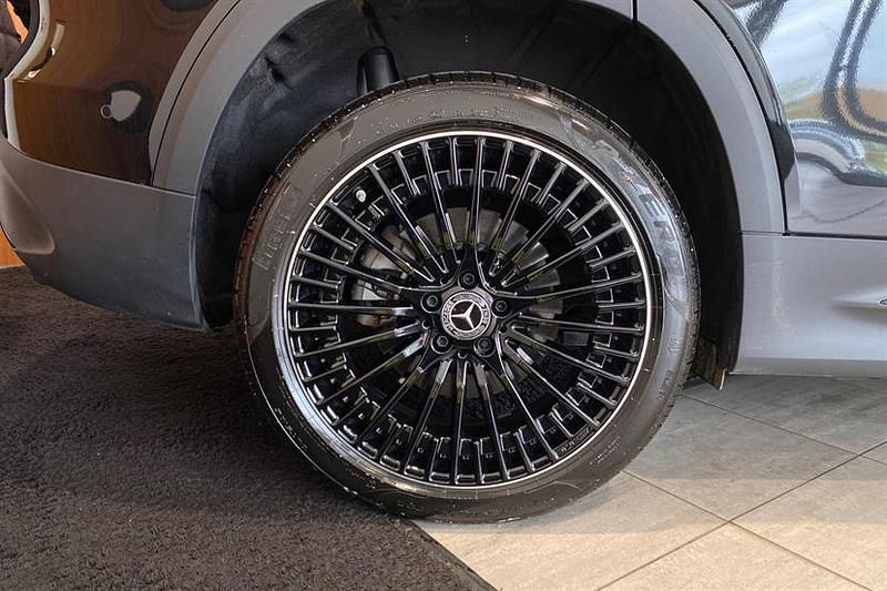 Usado Mercedes EQB250+ Urban 139 kW (190 HP) 2025 Preto SUV