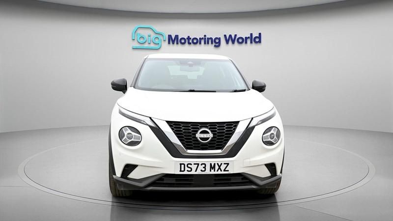 Used Nissan Juke N-Connecta 114 HP (83 kW) 2023 White SUV