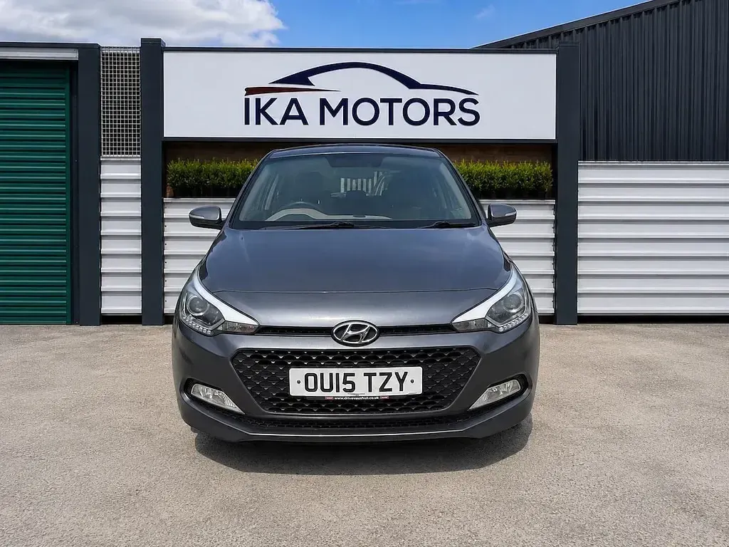 Used Hyundai i20 SE 84 HP (61 kW) 2015 Grey Hatchback