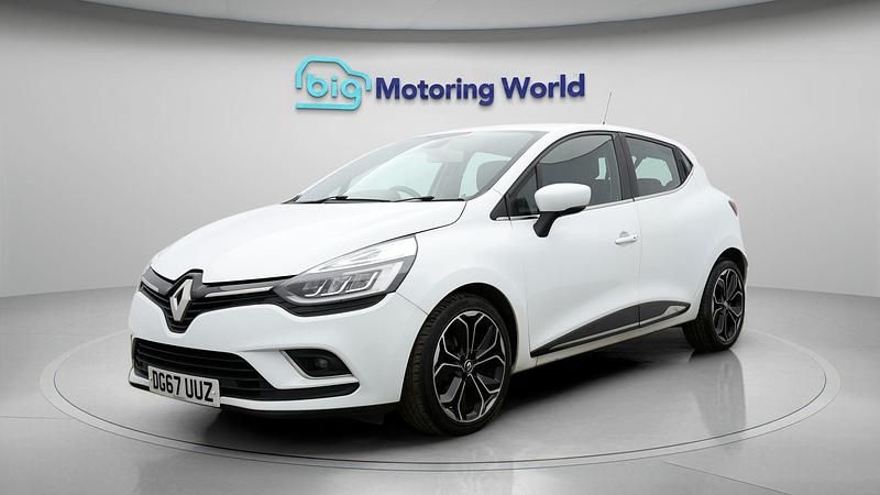 Used Renault Clio IV Dynamique 90 HP (66 kW) 2017 White Hatchback