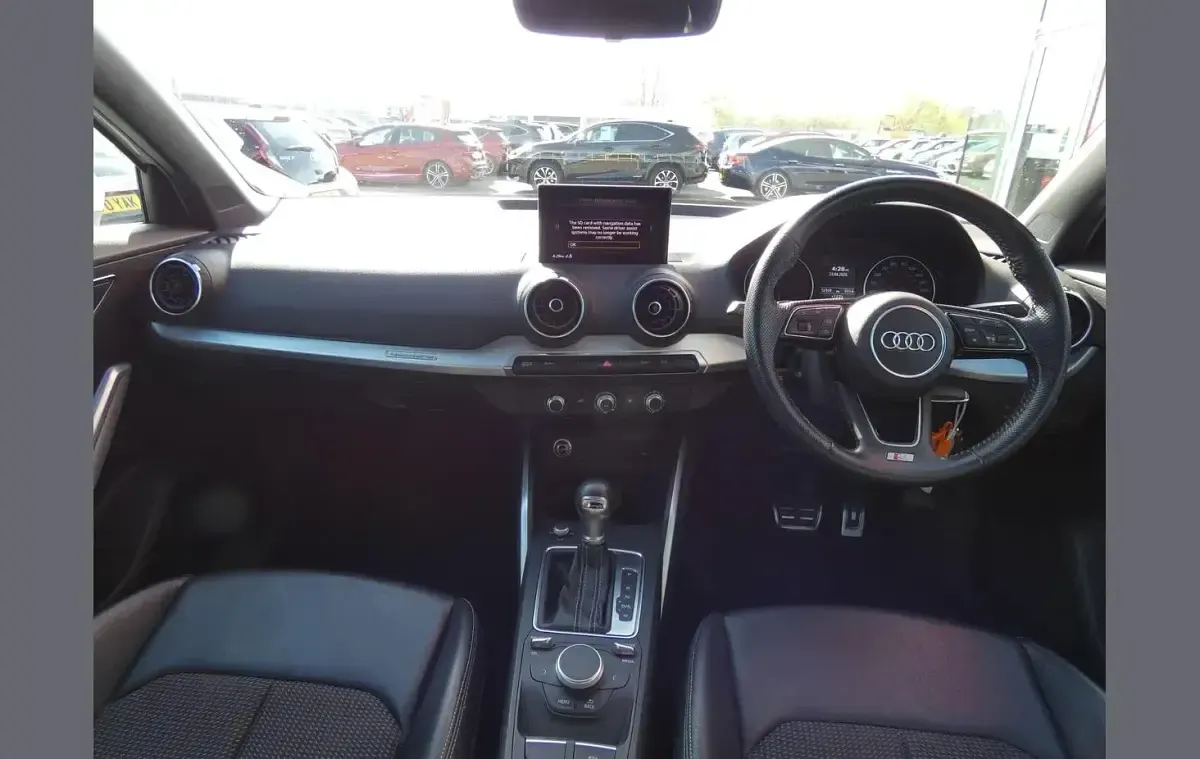 Used Audi Q2 S-Line 190 HP (139 kW) 2017 White SUV