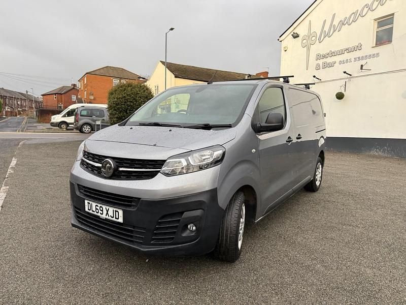 Used Vauxhall Vivaro 120 HP (88 kW) 2020 Grey MPV