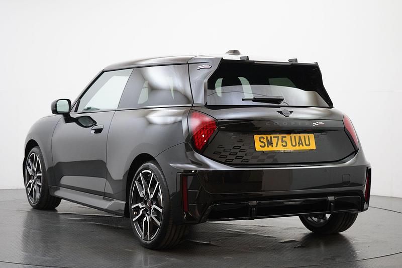 Used Mini Cooper Hatch 186 kW (254 HP) 2025 Black Hatchback