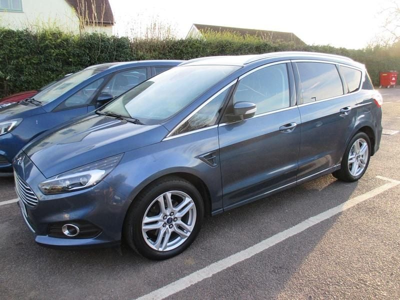 Used Ford S-MAX Titanium 165 HP (121 kW) 2018 Blue MPV