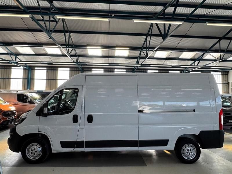 Used Peugeot Boxer S 140 HP (102 kW) 2022 White Van
