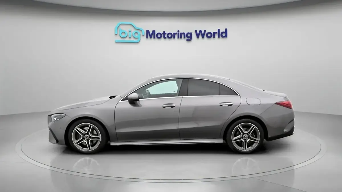 Usado Mercedes CLA200 Executive 163 HP (119 kW) 2025 Cinzento Coupé