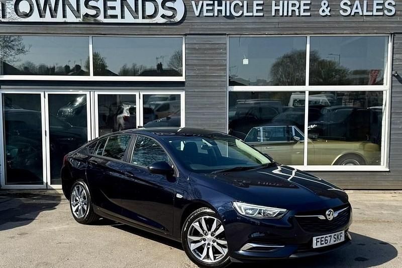 Used Vauxhall Insignia Design Edition 140 HP (102 kW) 2017