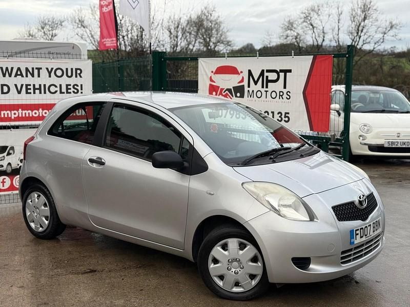 Silver Used 2007 Toyota Yaris T2 Hatchback | £1,450 (Fair price) - Image 1/4