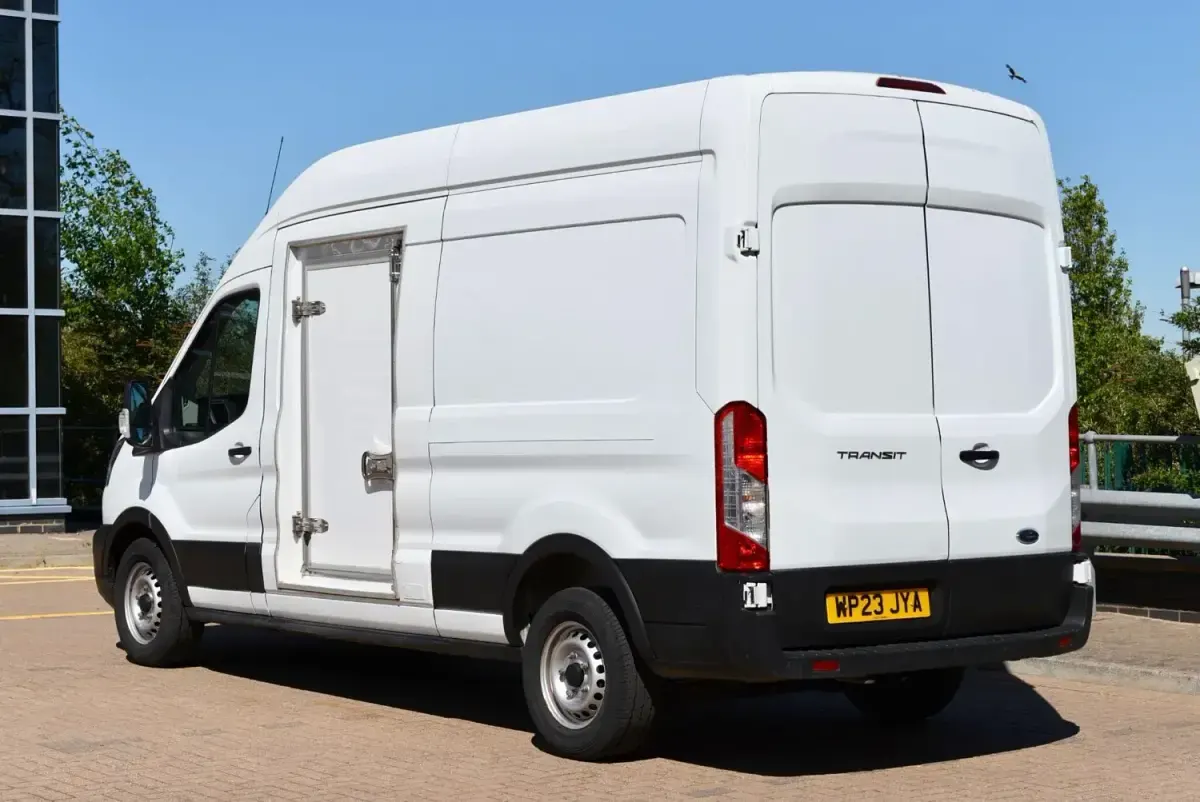 Second-hand Ford Transit S 130 CP (95 kW) 2023 Alb Van