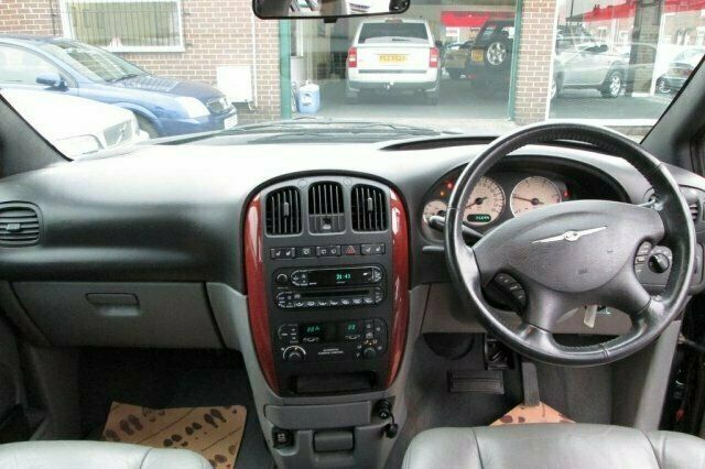 Used Chrysler Voyager 148 HP (108 kW) 2005 MPV