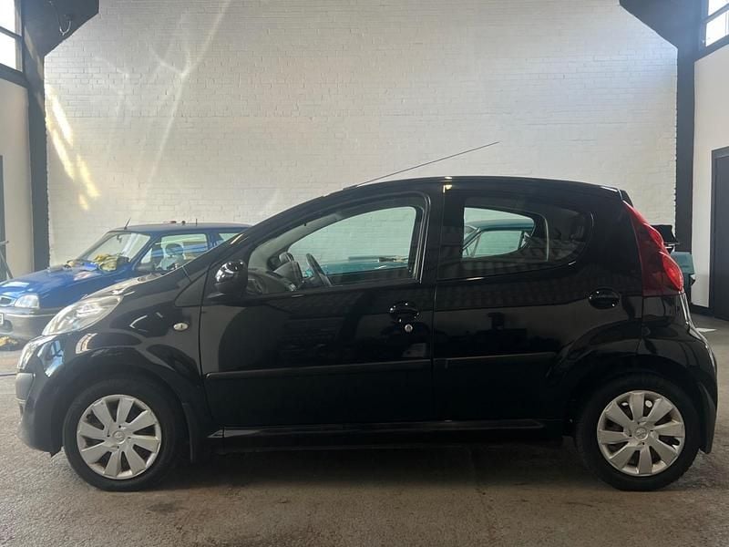 Begagnad Peugeot 107 Active 68 HK (50 kW) 2014 Svart Halvkombi