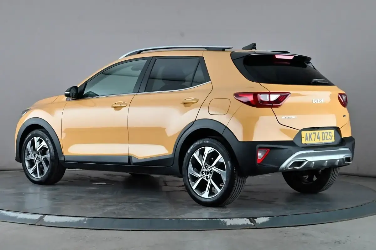 Used Kia Stonic GT-Line S 98 HP (72 kW) 2024 Yellow SUV
