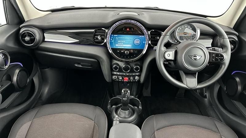 Used Mini Cooper Classic 134 HP (98 kW) 2022 White Hatchback