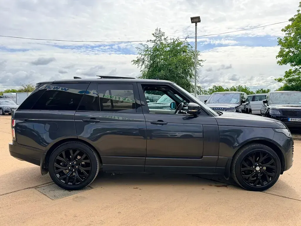Used Land Rover Range Rover Vogue 306 HP (225 kW) 2018 Grey SUV