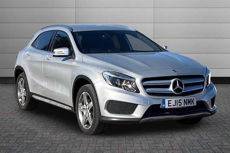 Used Mercedes GLA220 AMG line 170 HP (125 kW) 2015 Polar silver SUV