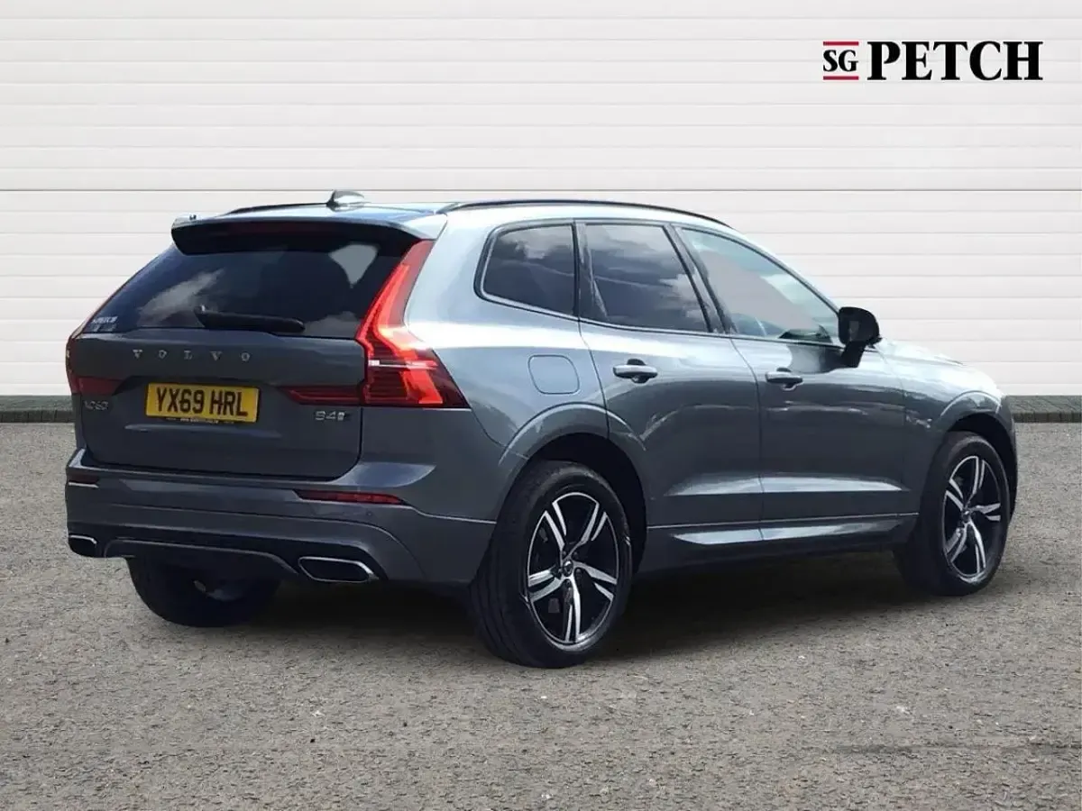 Used Volvo XC60 R-Design 194 HP (142 kW) 2019 Grey SUV