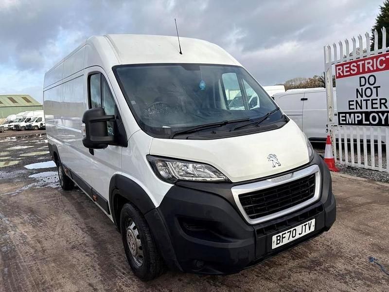 Used Peugeot Boxer 140 HP (102 kW) 2020 White Van