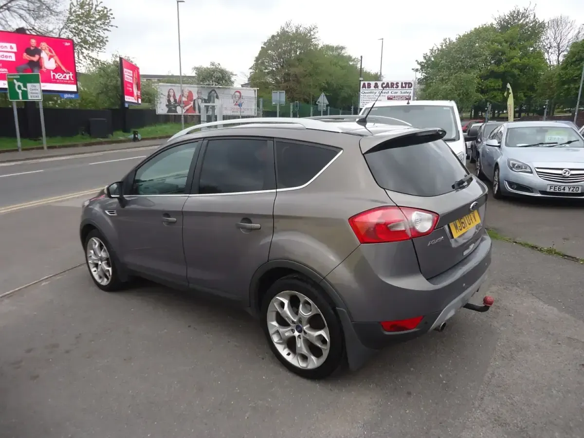 Usado Ford Kuga Titanium 140 HP (102 kW) 2012 Castanho SUV