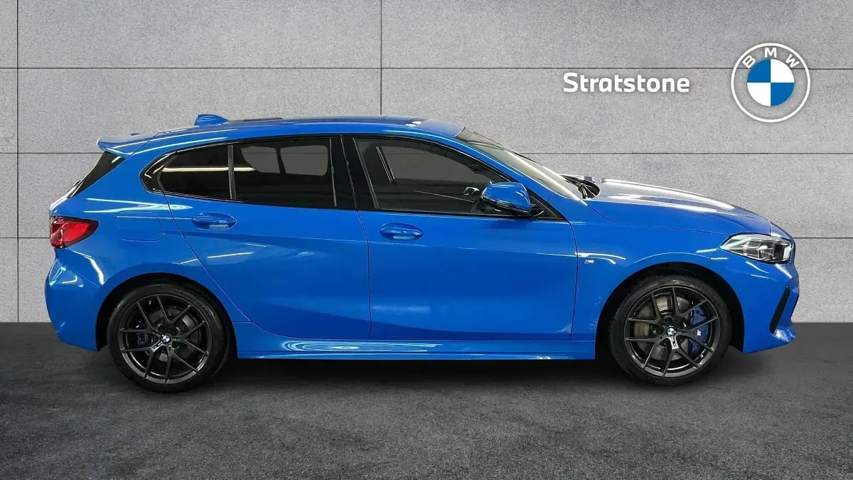Usado BMW 118 M Sport 134 CV (98 kW) 2023 Azul Utilitario