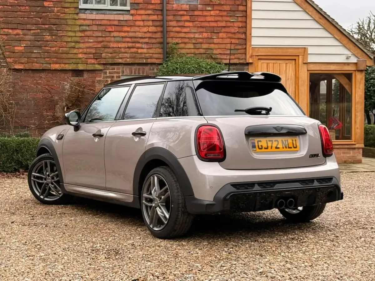 Begagnad Mini Cooper S Hatch 2022 Grå Halvkombi