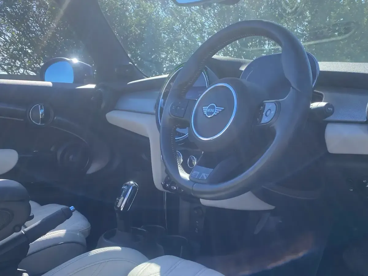 Używany Mini Cooper S Cabriolet Exclusive 2023 Czarny Kabriolet