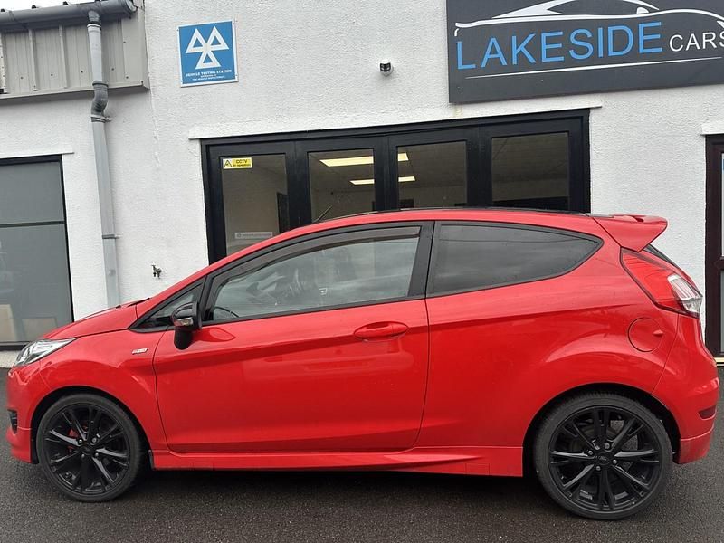 Used Ford Fiesta ST-Line 140 HP (102 kW) 2016 Red Hatchback