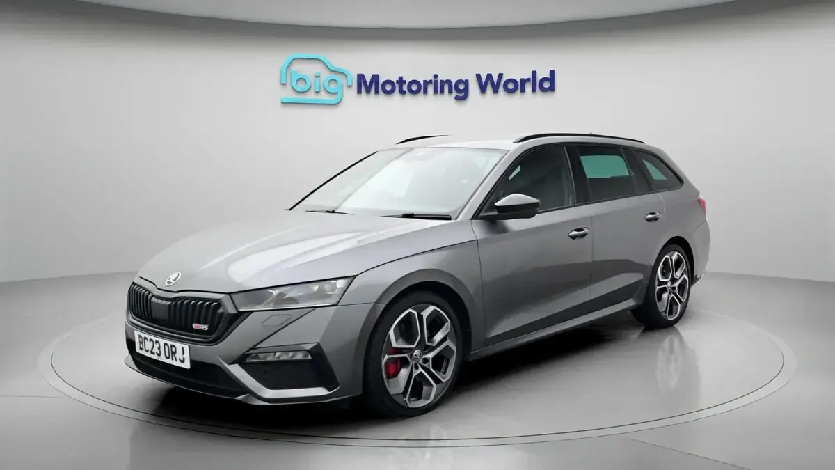 Used Skoda Octavia vRS 200 HP (147 kW) 2023 Grey Estate